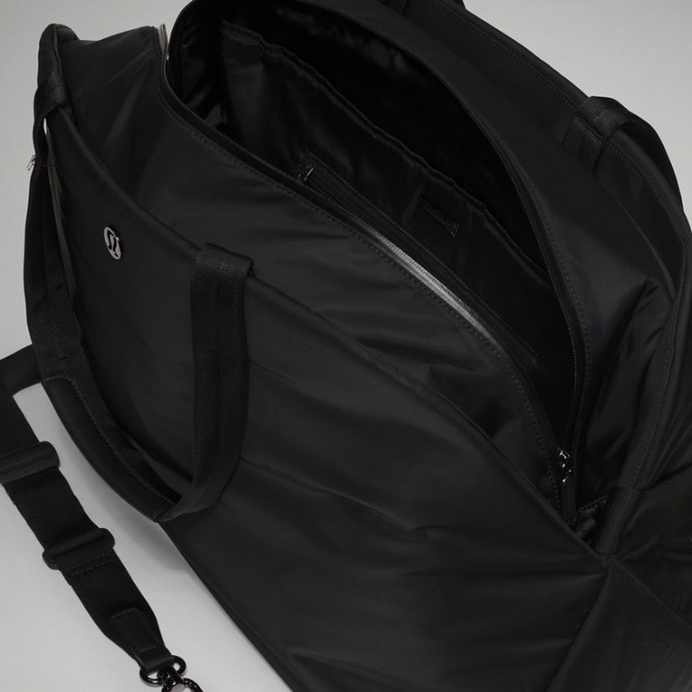 Lululemon weekender bag used once